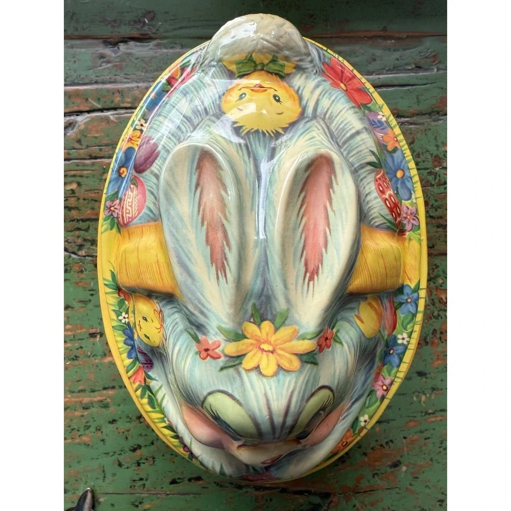 Vintage‎ 3D Plastic Easter Bunny Candy Container With Lid